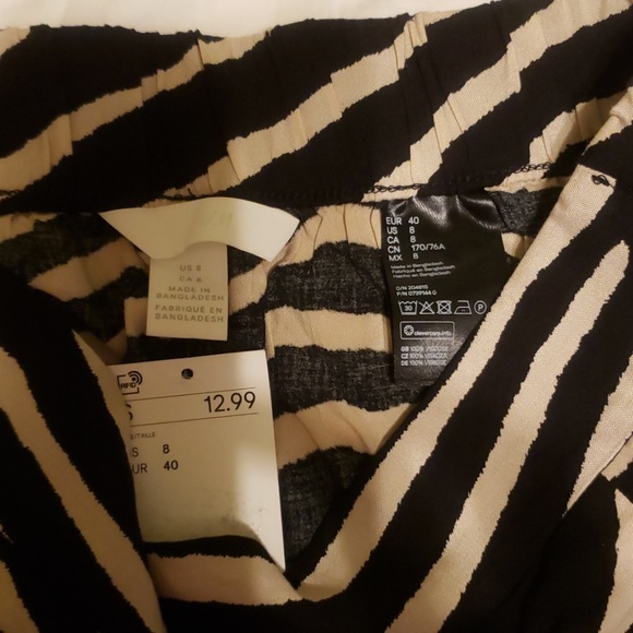 NWT zebra print shorts - Picture 2 of 2